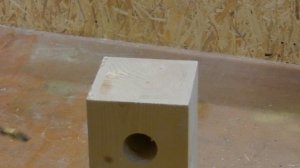 Как закрепить столб лестницы к полу, ограждение лестницы, деревянные перила.