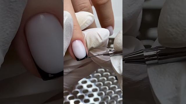 Почему так? #маникюр #френч #дизайнногтей смотреть онлайн