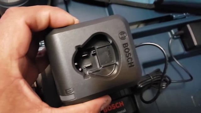 testing my new bosch green beam laser... смотреть онлайн