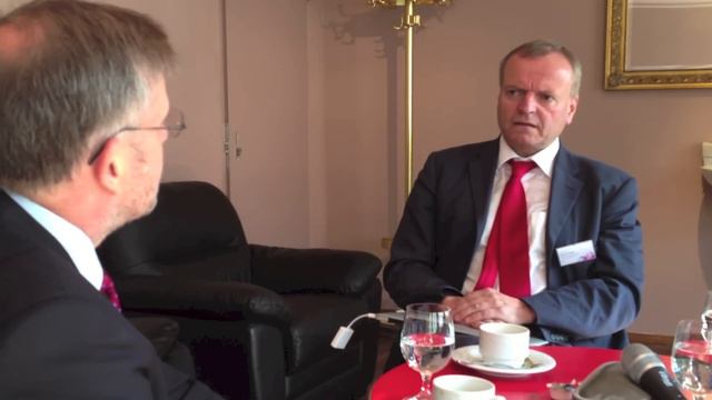 Backstage: Gunter Dueck vs. Manfred Spitzer / Digitale Potenz vs. Digitale Demenz | G!blog (vlog) смотреть онлайн