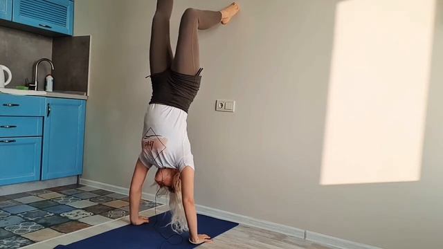 йога утро как входить в поток объяснения смотреть онлайн