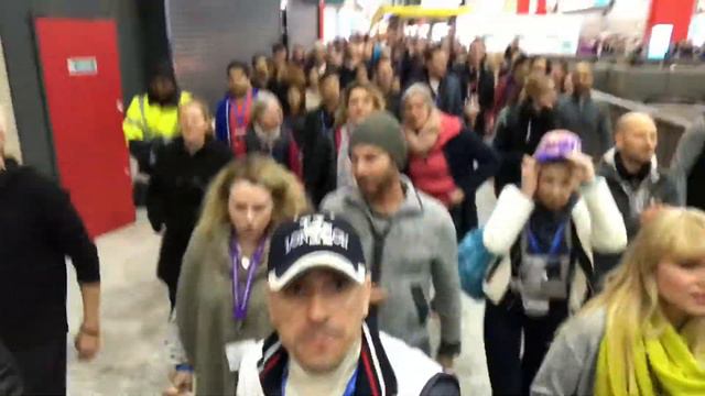 Тони Роббинс. Хождение по углям. UPW 2017 London смотреть онлайн