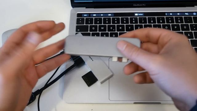 SAVFY USB-C MacBook Pro Hub Test Fazit nach 3 Monaten смотреть онлайн