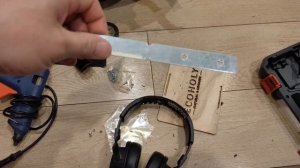 Ремонт пластиковой дуги оголовья наушников Razer.