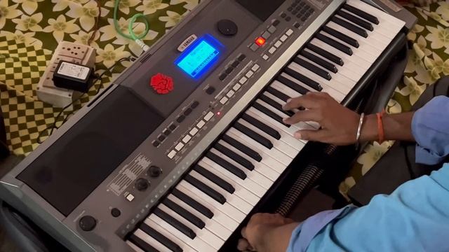 День рождения индийского папы. Вечеринка свёкра, шведский стол, живая музыка. Дарим подарки смотреть онлайн