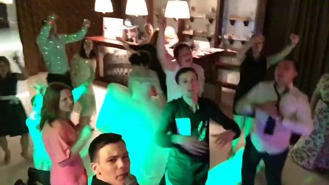 Поющий ведущий Сергей Мирный (Live) | Свадебные песни | Ресторан Приятно | Ведущий на свадьбу СПб смотреть онлайн