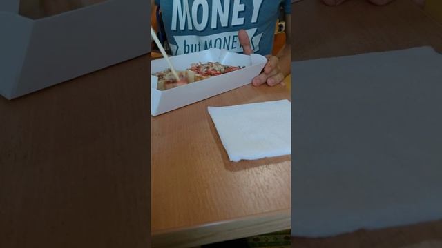 Кушаю роллы (сладкие) одной палочкой под евробит смотреть онлайн