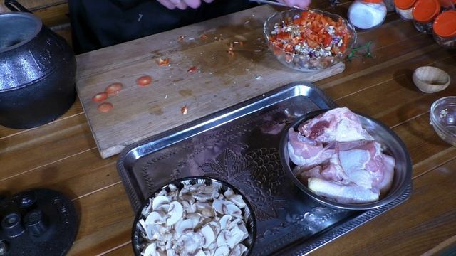 Обалденная курочка с изюмом и миндалем. Чо ПОХАВАТЬ. смотреть онлайн