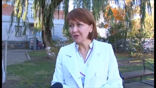 По поручению главы Анапы территорию Детской городской больницы благоустраивают и озеленяют смотреть онлайн