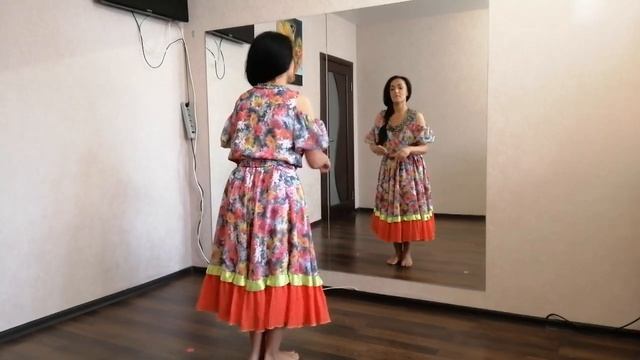 A piece of video from a balkan dance lesson -Lesson 1 - Фрагмент балканского танца .Урок -1 . смотреть онлайн