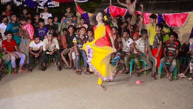 গ্রামের মেয়ের অস্থির নাচ | Tinku Jiya New Dance | Bangla Dance | Wedding Dance Performance By Dish смотреть онлайн