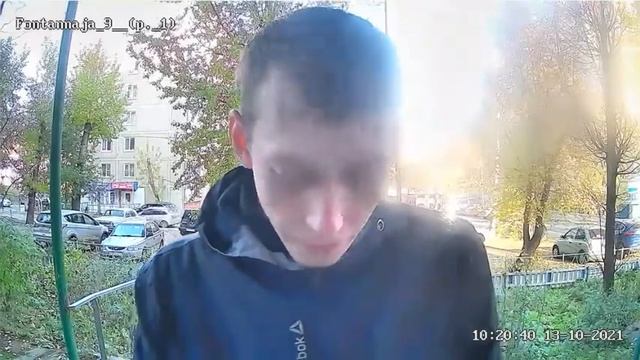 ДОМОФОННЫЙ ПИАНИСТ РАЗБРАСЫВАЕТ РЕКЛАМУ ПО ЯЩИКАМ МУСОРИТ В ПОДЪЕЗДЕ ЛОМИТСЯ В ПОДЪЕЗД смотреть онлайн