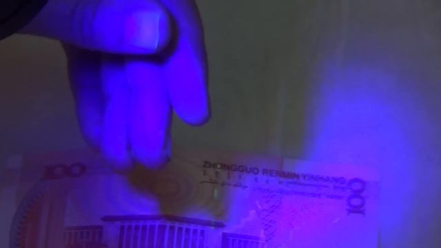 Ультрафиолетовый фонарик из магазина Banggood