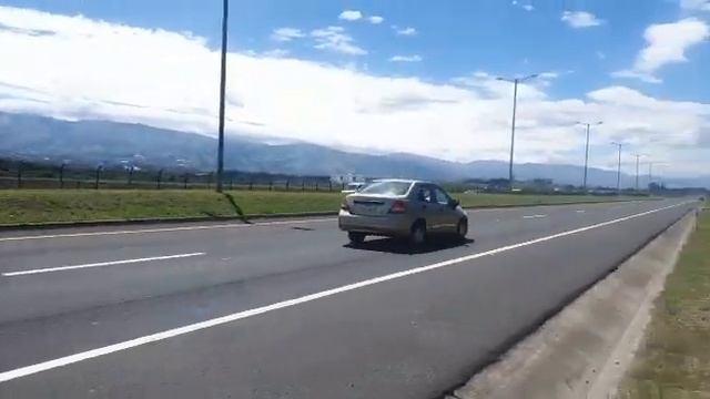 Prueba de frenado Nissan Tiida смотреть онлайн