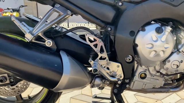 Yamaha FZ1 смотреть онлайн