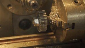 Первая шестерня. Нарезка зубьев шестерни .Фрезерный станок 6н81