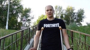 КАК ПРАВИЛЬНО ХОДИТЬ НА КОСТЫЛЯХ | ЛЕСТНИЦА | СЕКРЕТЫ | ЛАЙФХАКИ