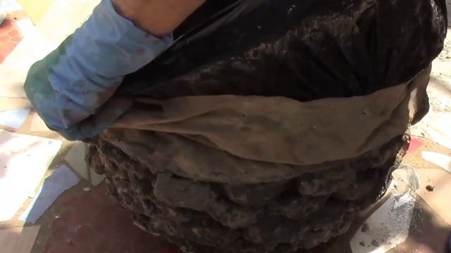КАШПО ИЗ ЯИЧНЫХ ЛОТКОВ И КЛЕЯ ДЛЯ ПЛИТКИ. смотреть онлайн