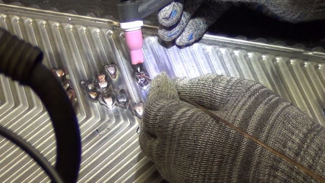 Пайка тонкой нержавейки аппаратом холодной сварки ANDELI TIG 250MPL смотреть онлайн