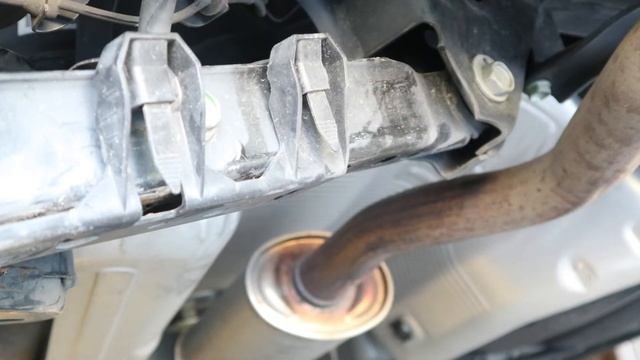 How to Replace rear lower control arm on 2016 Nissan Rogue смотреть онлайн