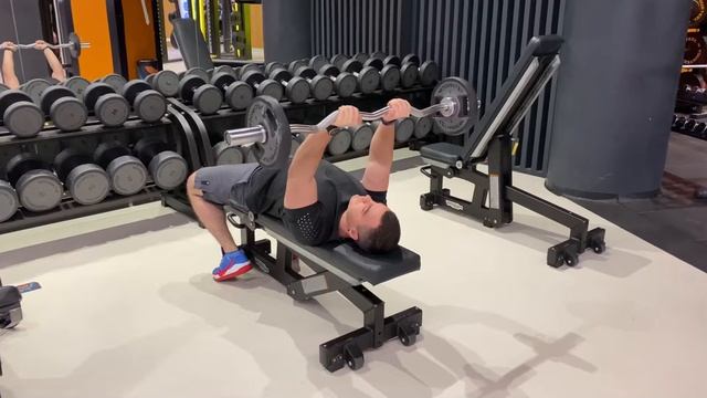 Французский жим лёжа техника выполнения смотреть онлайн