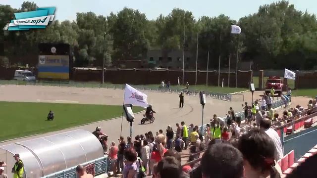 Авто-Мото Шоу Чернігів 2015 - Заїзд (6.06.2015) смотреть онлайн
