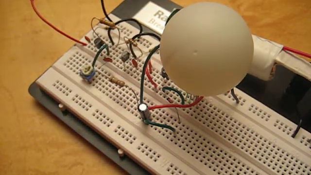 Sound Activated LED with an Electret Microphone смотреть онлайн