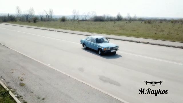 Мерцедес Бенц 1982 година смотреть онлайн