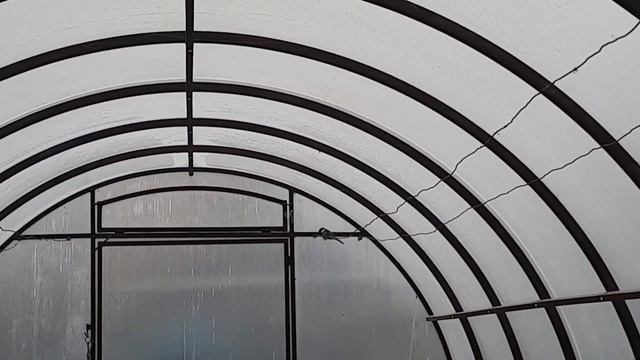 Спасение синички. Декоративный шар из веток для сада. смотреть онлайн