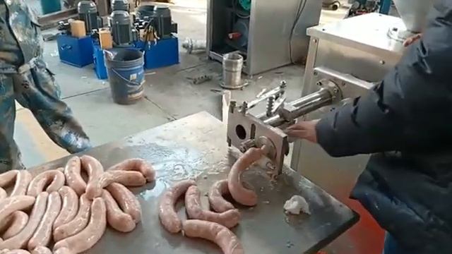Колбасный шприц с перекрутчиком смотреть онлайн