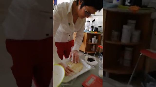 Продолжение приготовления рулетка из чернослива и формулы 1 смотреть онлайн