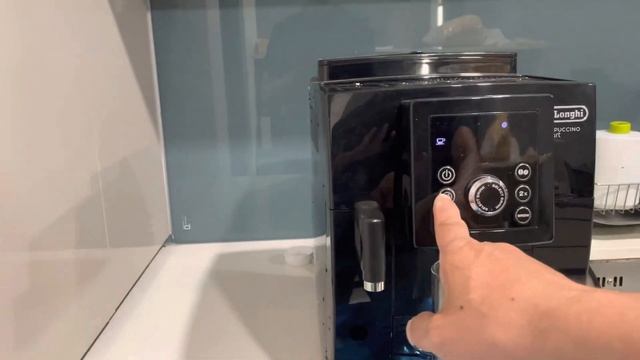 Máy pha cà phê tự động DeLonghi ECAM 23.266.B смотреть онлайн