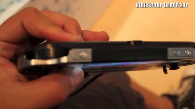 Playstation Vita @Gamescom 11: Formel 1 2011 & Virtua Tennis 4 смотреть онлайн