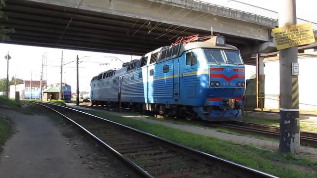 ЧС7-182 виїздить з ТЧ-2 "Жовтень" смотреть онлайн