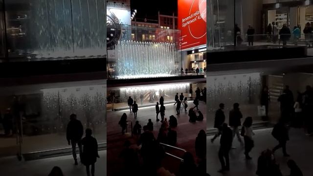 Waterfall of light - Apple store Milano смотреть онлайн