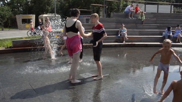 Wet Splashes Of A Dry Fountain At VDNH (Moscow)! / Мокрые брызги сухого фонтана на ВДНХ (Москва)!