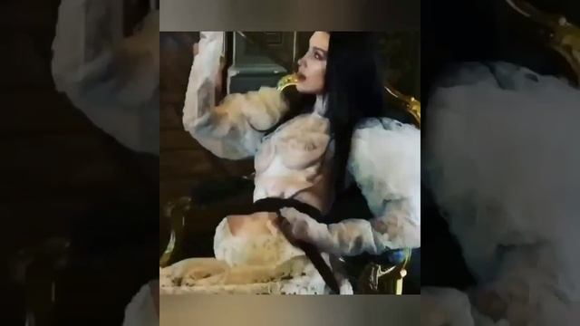 BELLA HADID - признана самой красивой женщиной мира2020 смотреть онлайн