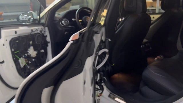 Доводчики дверей на любой авто на примере Mercedes EQS смотреть онлайн