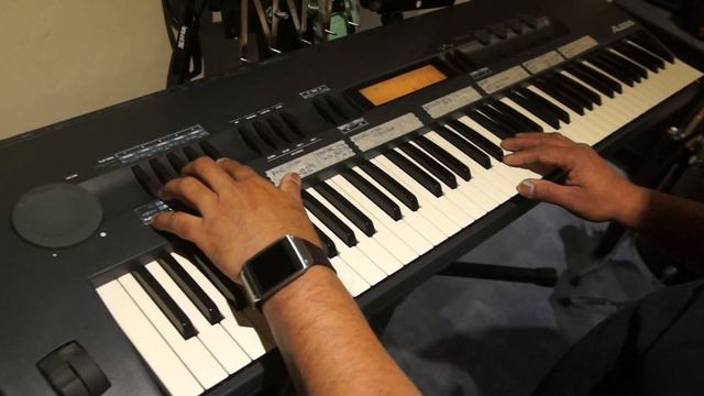 Alesis QuadraSynth + Piano - Built in Demo + some sounds смотреть онлайн