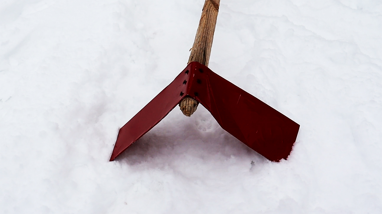 Сделал простую вещь! А пользы зимой уйма! смотреть онлайн