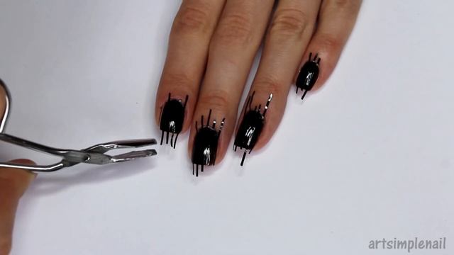 Лунный маникюр с полосками и клепками | Moon Nails Striped смотреть онлайн