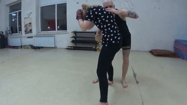 Учимся приседать на носках смотреть онлайн