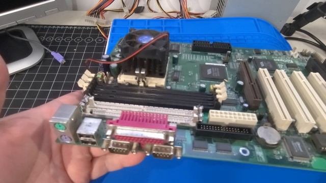 Vintage Motherboard Mayhem - Do they work? смотреть онлайн