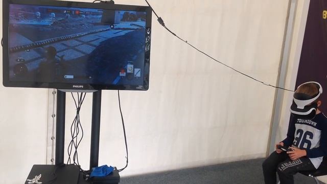 VR. Игра в 3D шутер 29.09.2018 смотреть онлайн