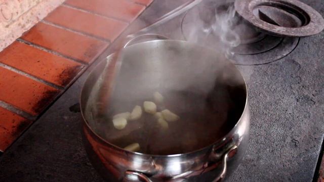 Тушеное мясо с овощами его всегда мало смотреть онлайн