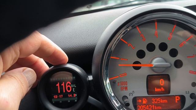 Дополнительный прибор в Mini Cooper Coupe R58 смотреть онлайн