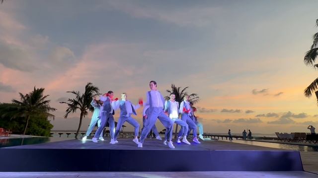 Bust your windows смотреть онлайн