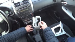 Тойота Королла E150. Замена лампы в подсветке селектора АКПП.