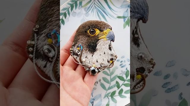 Брошь сокол мастерской Croisebirds смотреть онлайн