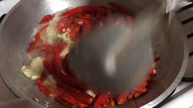 HOW TO MAKE EASY HOMEMADE CHILI GARLIC SAUCE | Tips and Tricks by Kat Zapanta | Vlog 03 смотреть онлайн